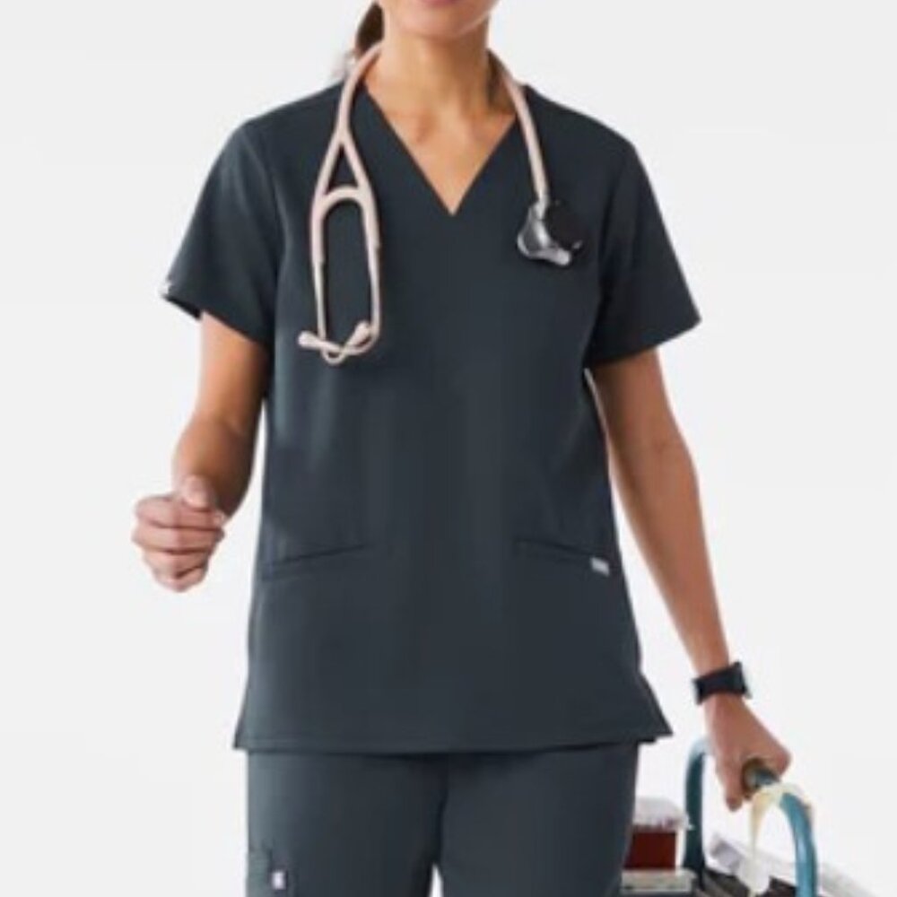 FIGS Women's Casma Three-Pocket Scrub Top Size XL